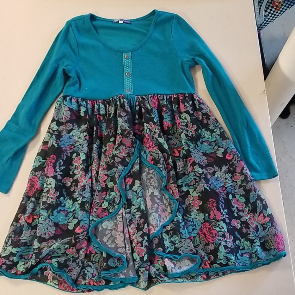 Adorable knit top dress 14